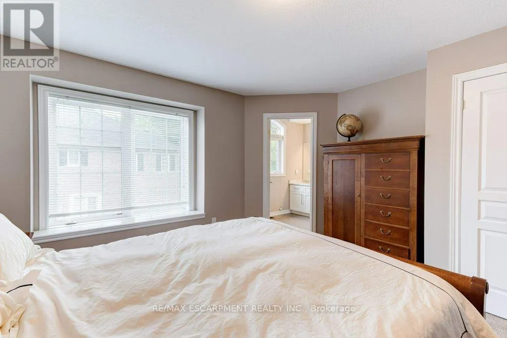 19 - 2086 GHENT AVENUE