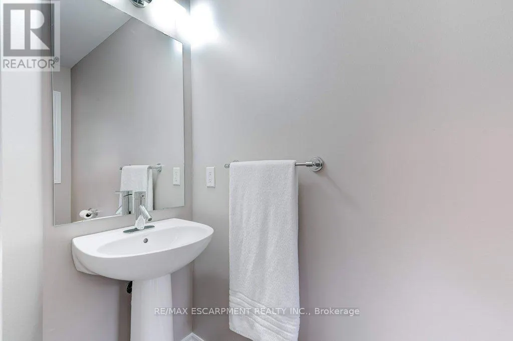 19 - 2086 GHENT AVENUE