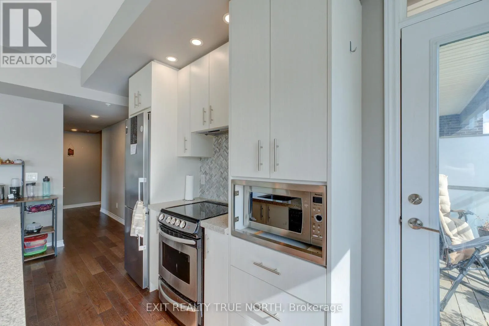 205 - 457 PLAINS ROAD E