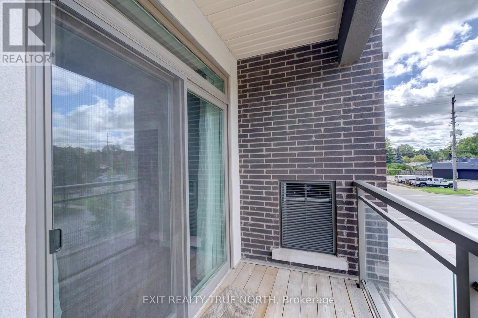 205 - 457 PLAINS ROAD E