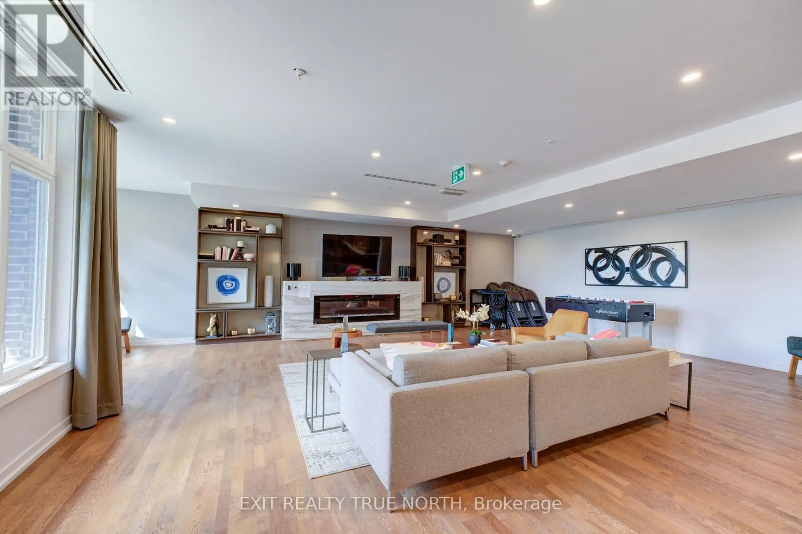 205 - 457 PLAINS ROAD E