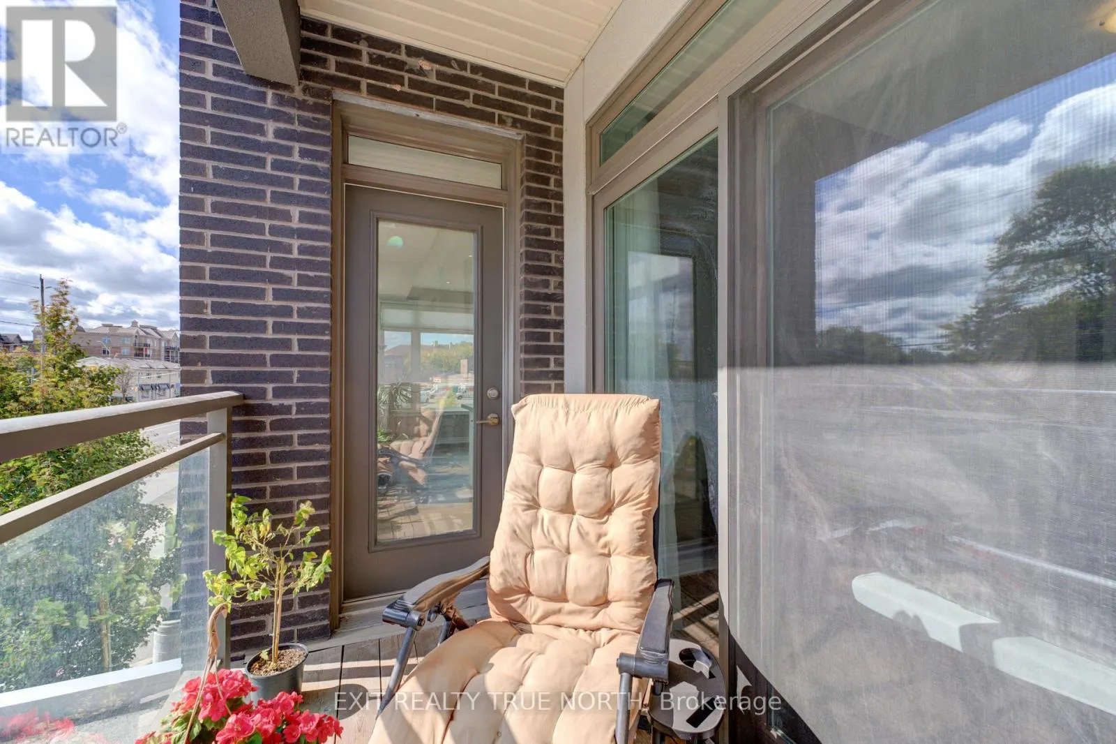 205 - 457 PLAINS ROAD E