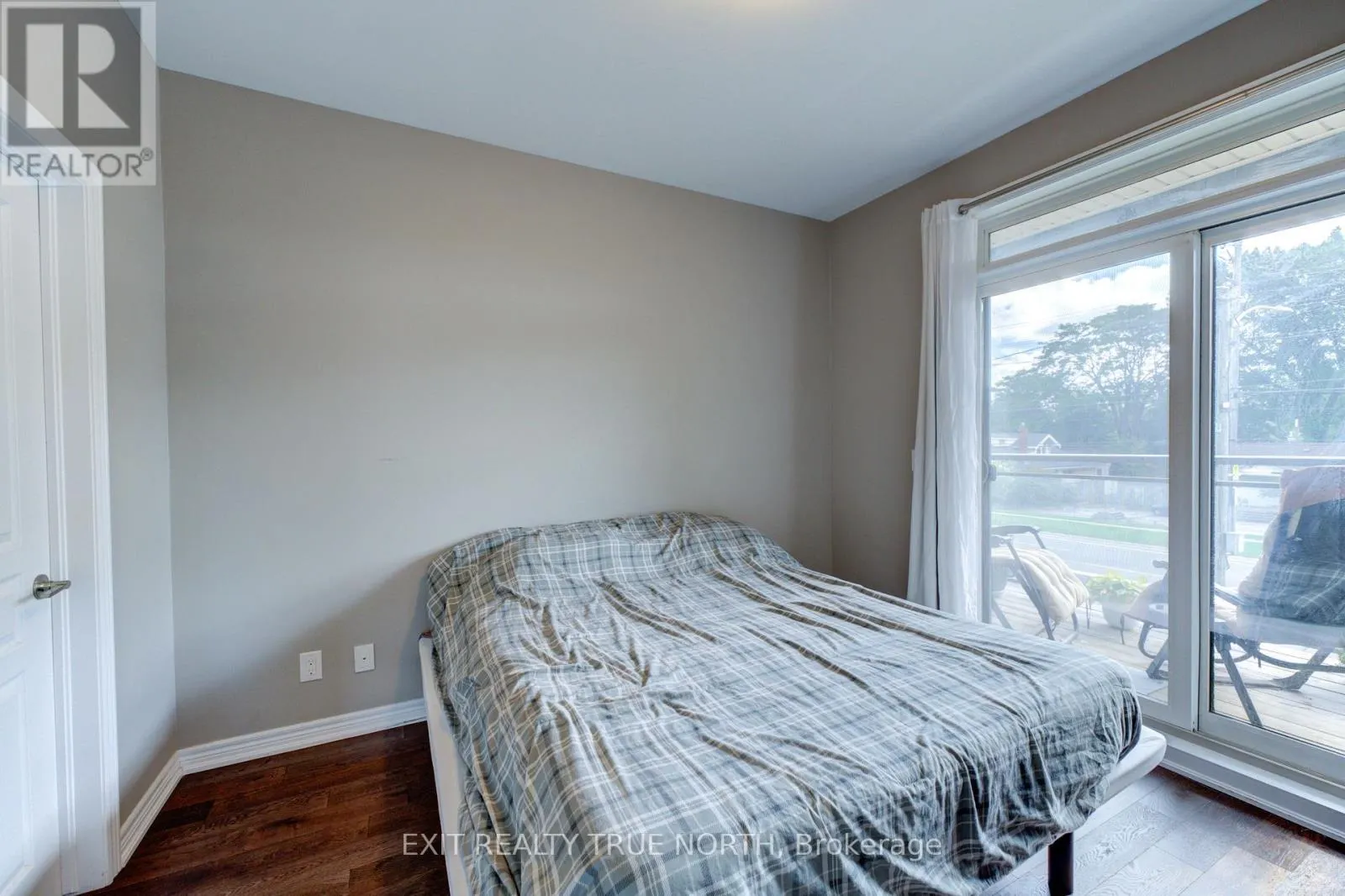 205 - 457 PLAINS ROAD E