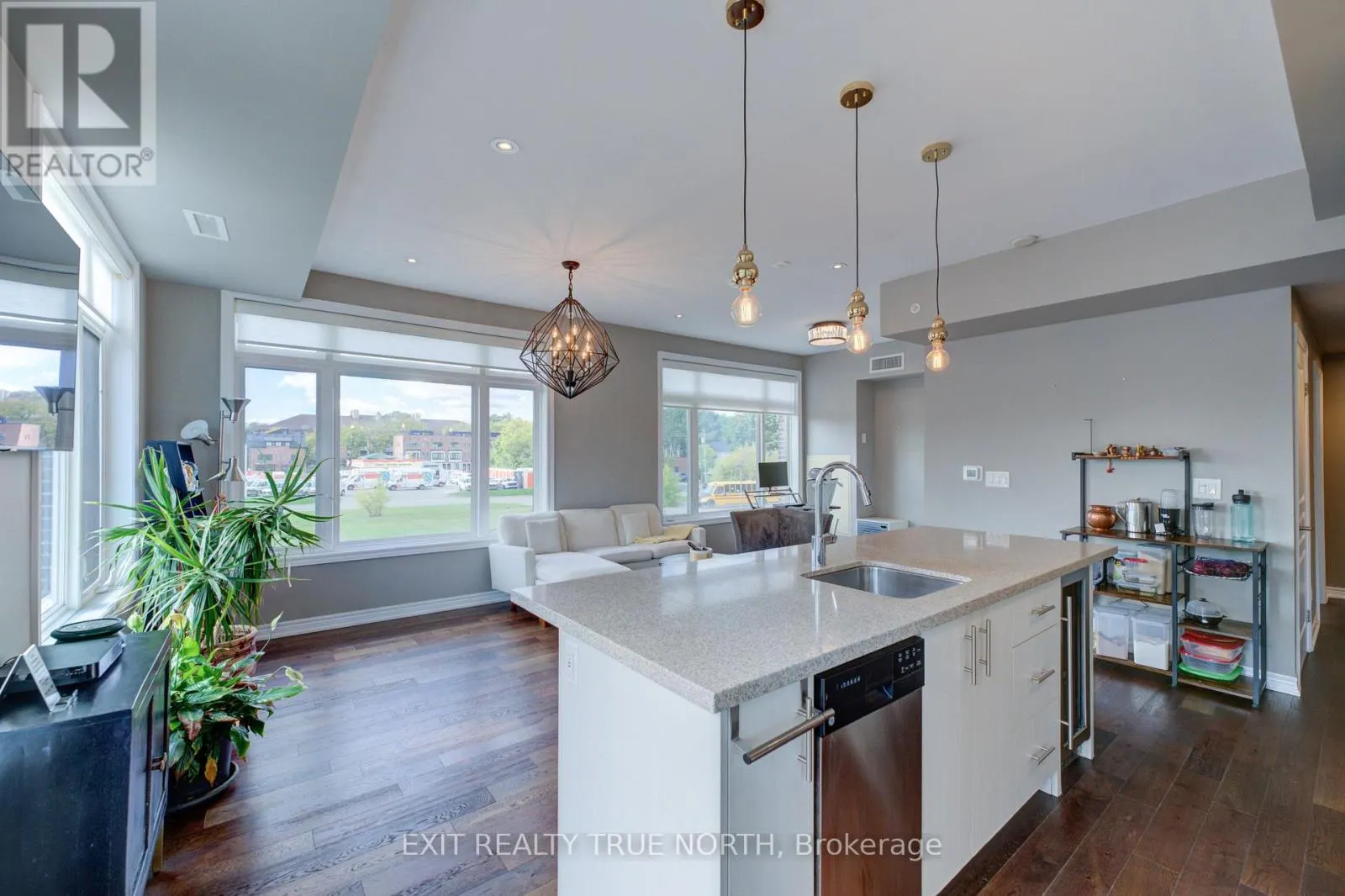 205 - 457 PLAINS ROAD E