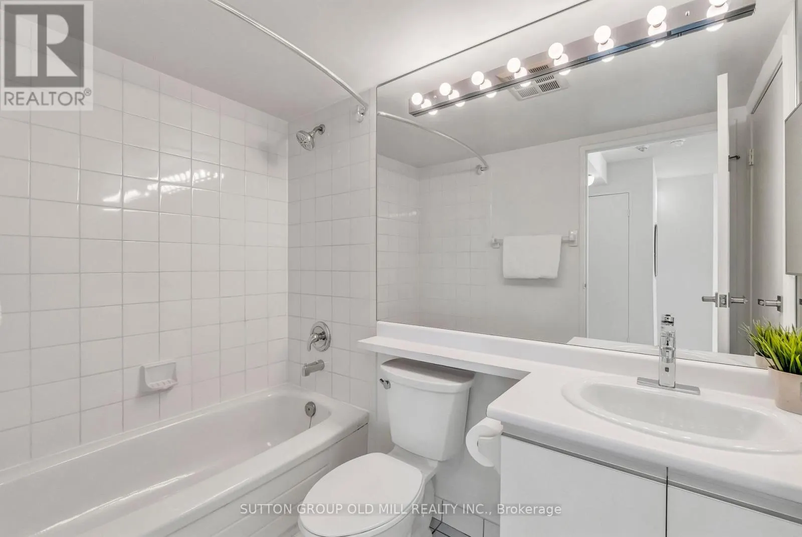 1505 - 550 WEBB DRIVE