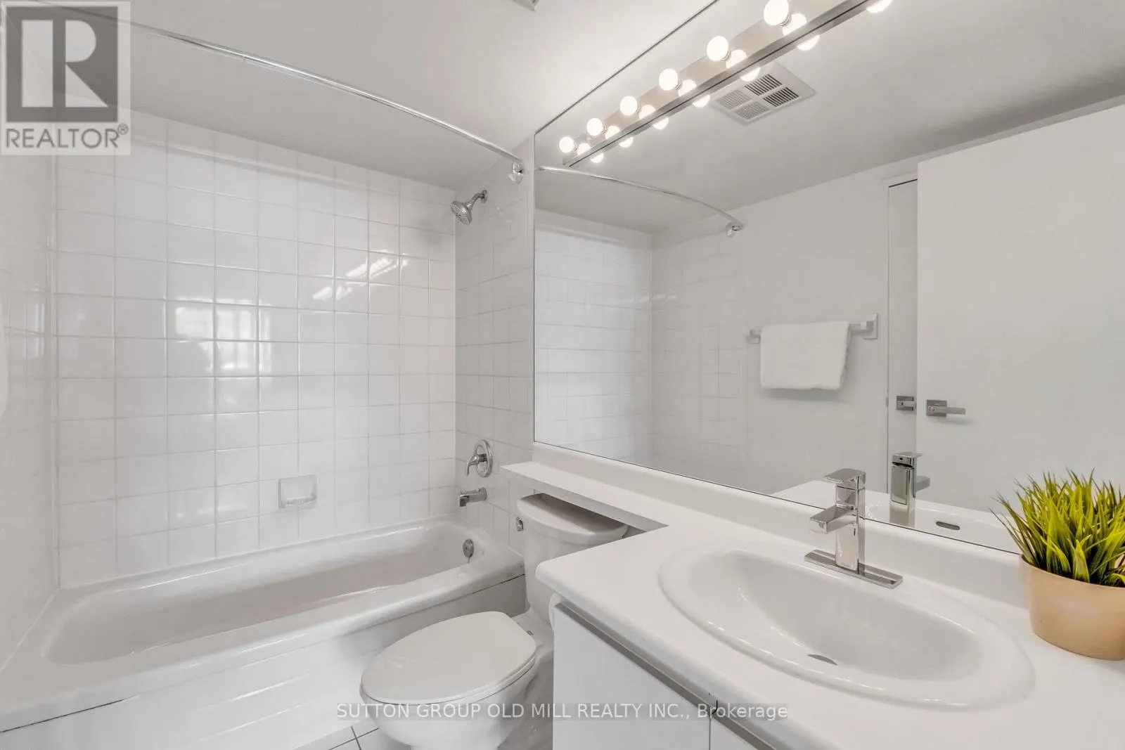 1505 - 550 WEBB DRIVE