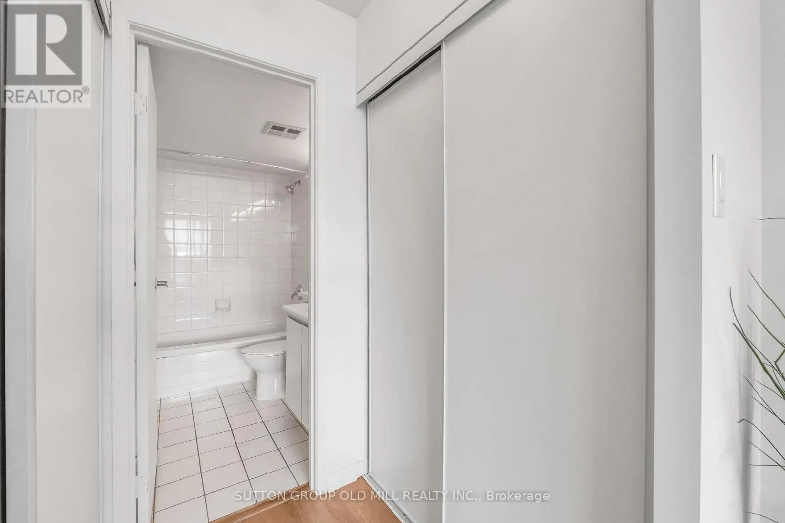 1505 - 550 WEBB DRIVE