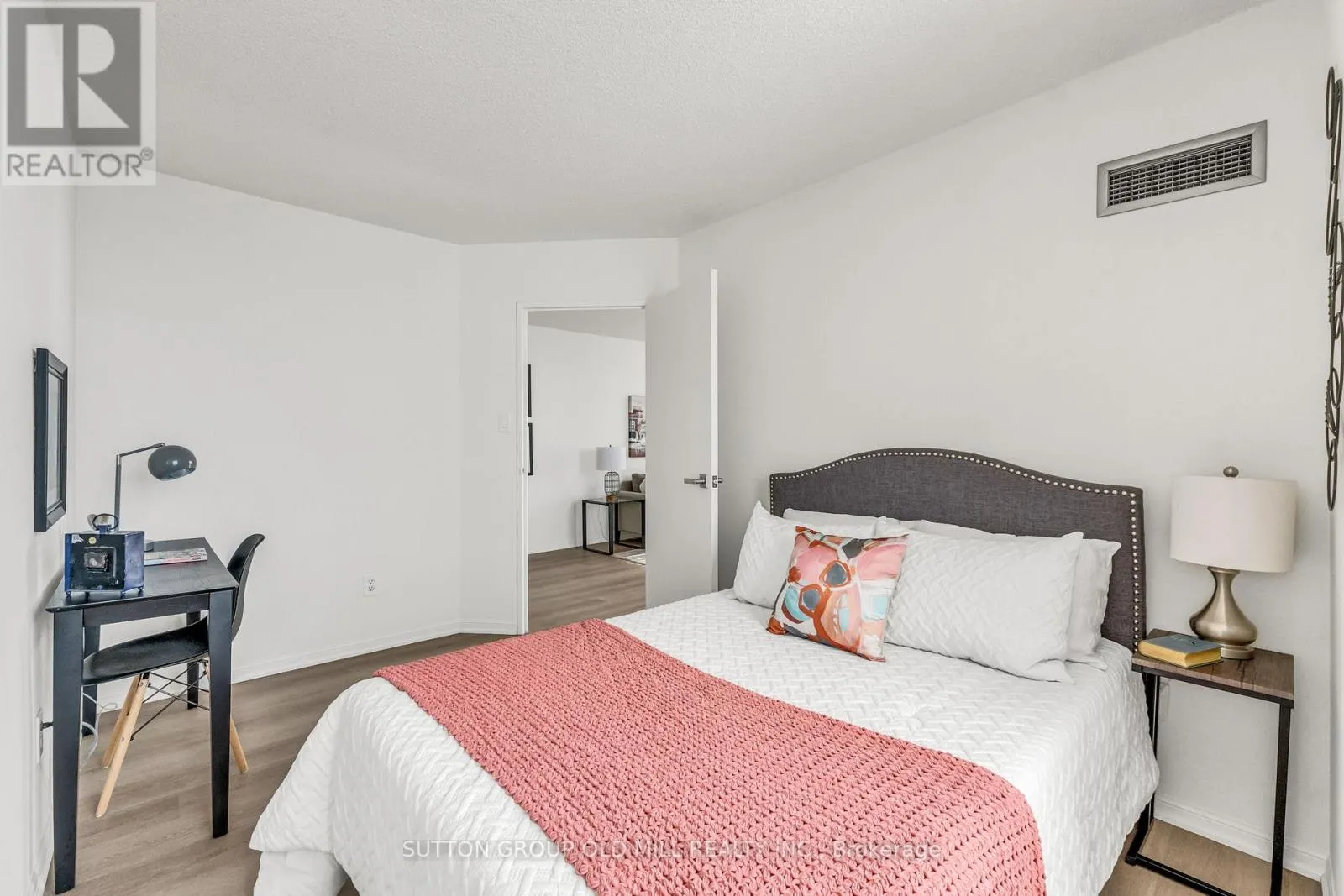 1505 - 550 WEBB DRIVE