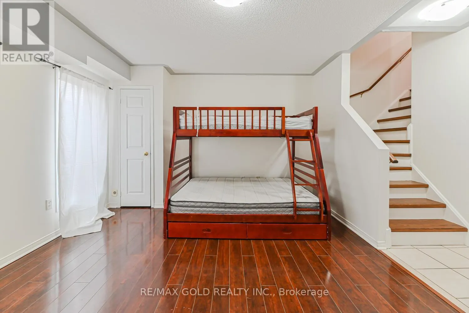 14 - 50 STRATHAVEN DRIVE