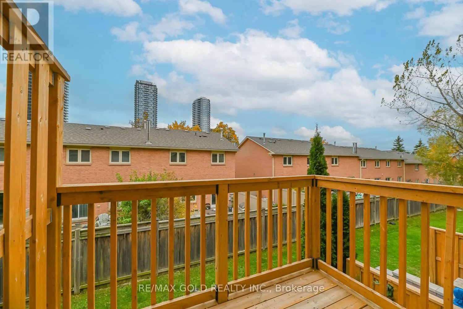 14 - 50 STRATHAVEN DRIVE