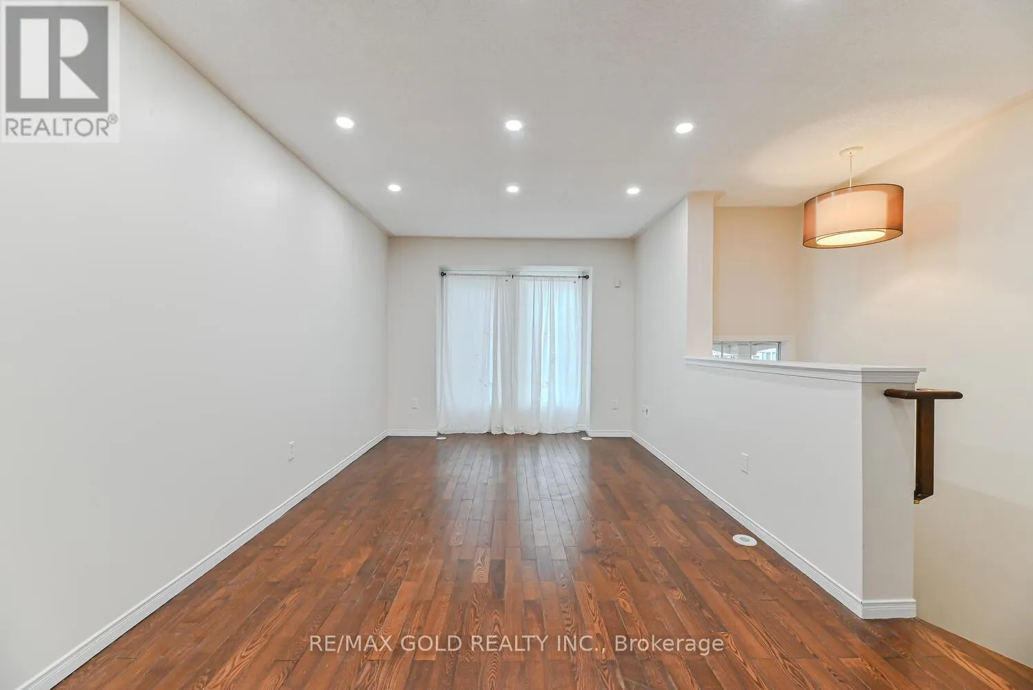 14 - 50 STRATHAVEN DRIVE