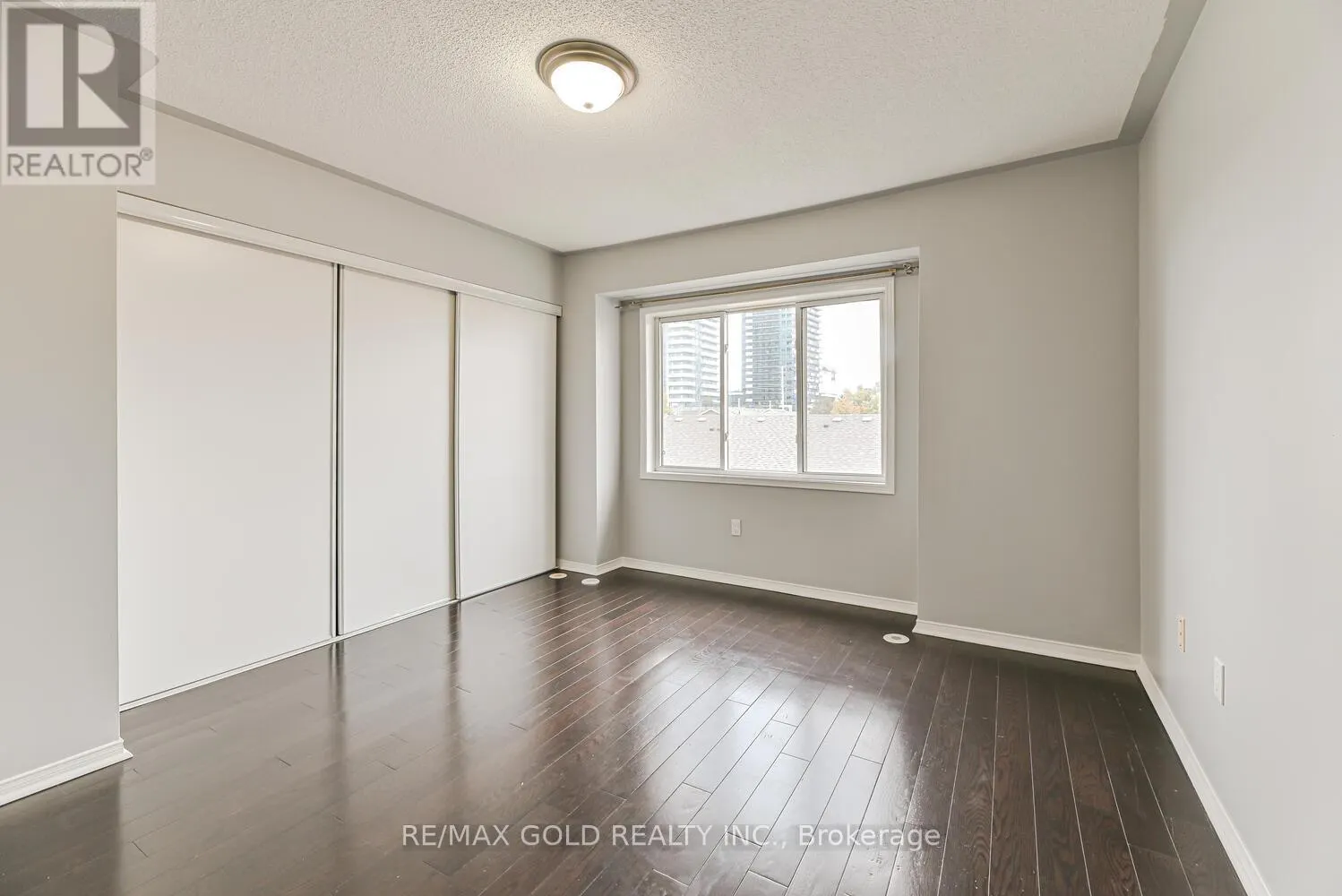 14 - 50 STRATHAVEN DRIVE