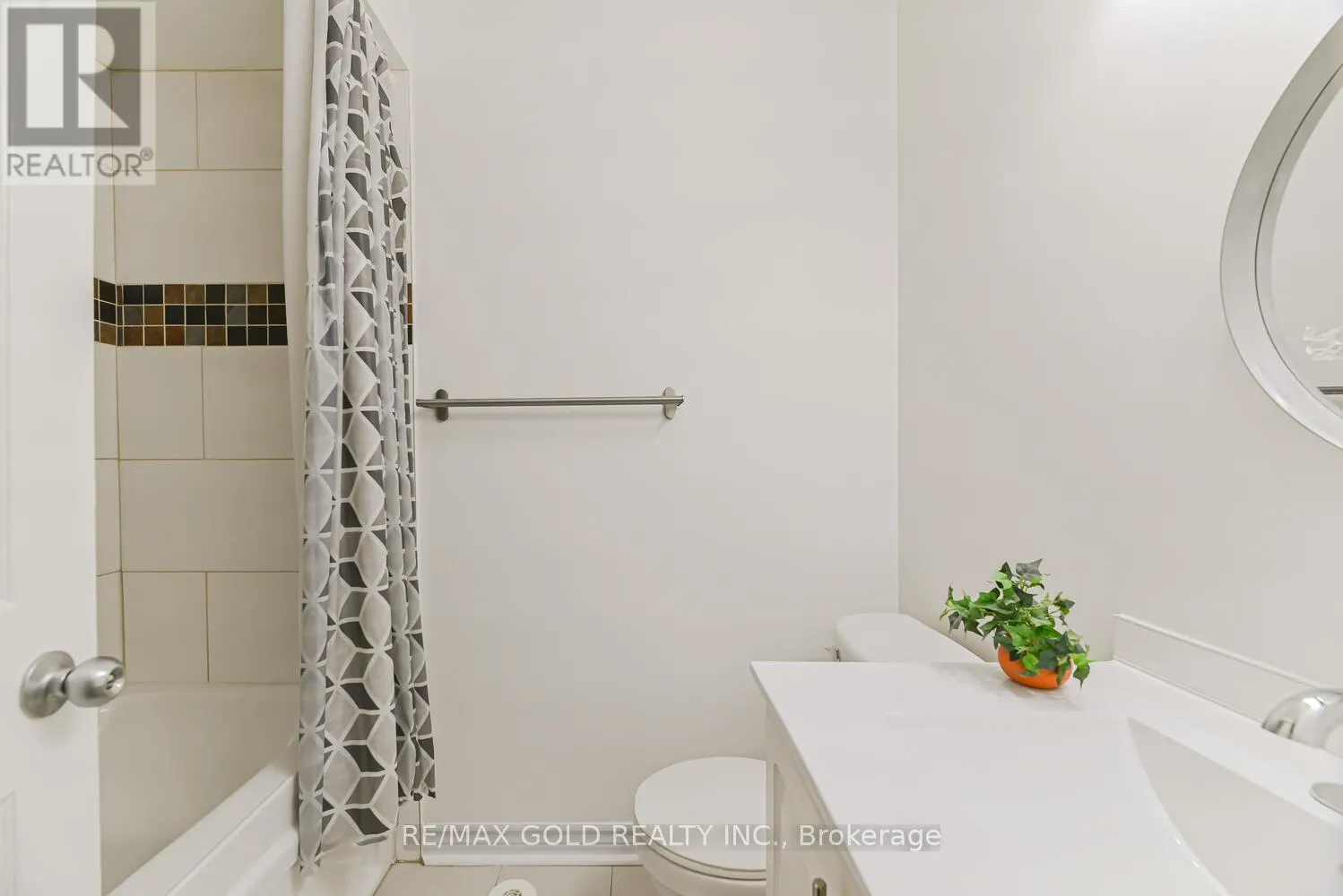 14 - 50 STRATHAVEN DRIVE