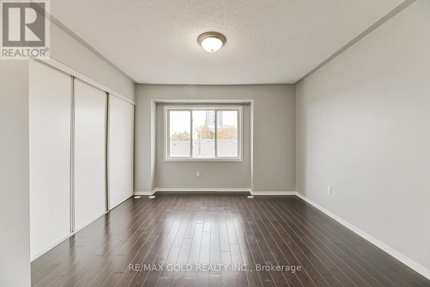 14 - 50 STRATHAVEN DRIVE