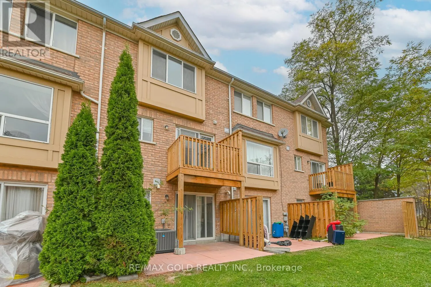 14 - 50 STRATHAVEN DRIVE