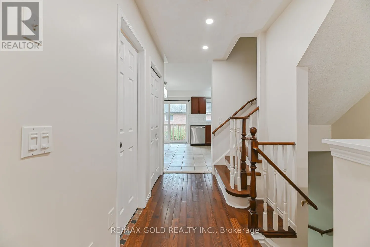 14 - 50 STRATHAVEN DRIVE