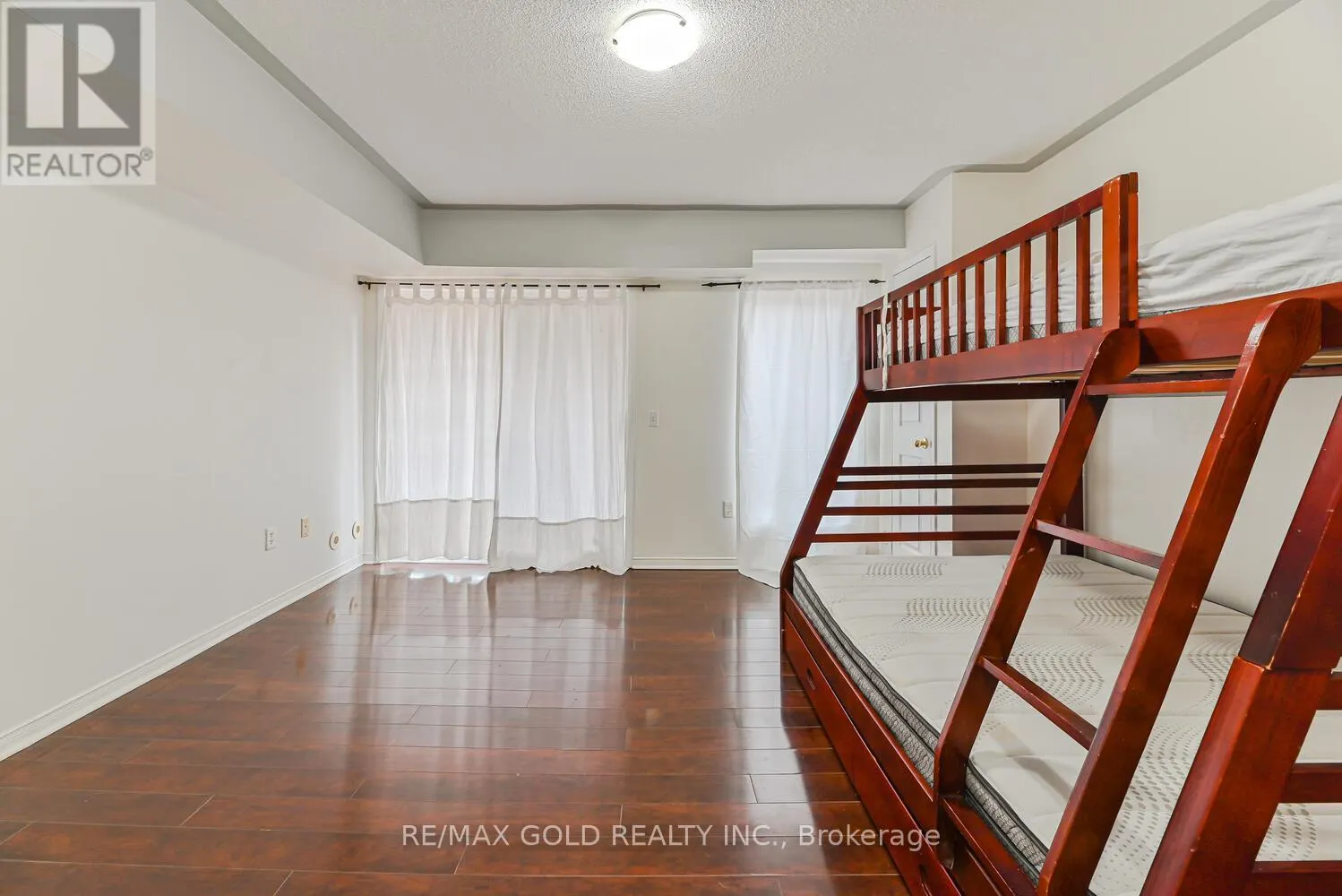 14 - 50 STRATHAVEN DRIVE