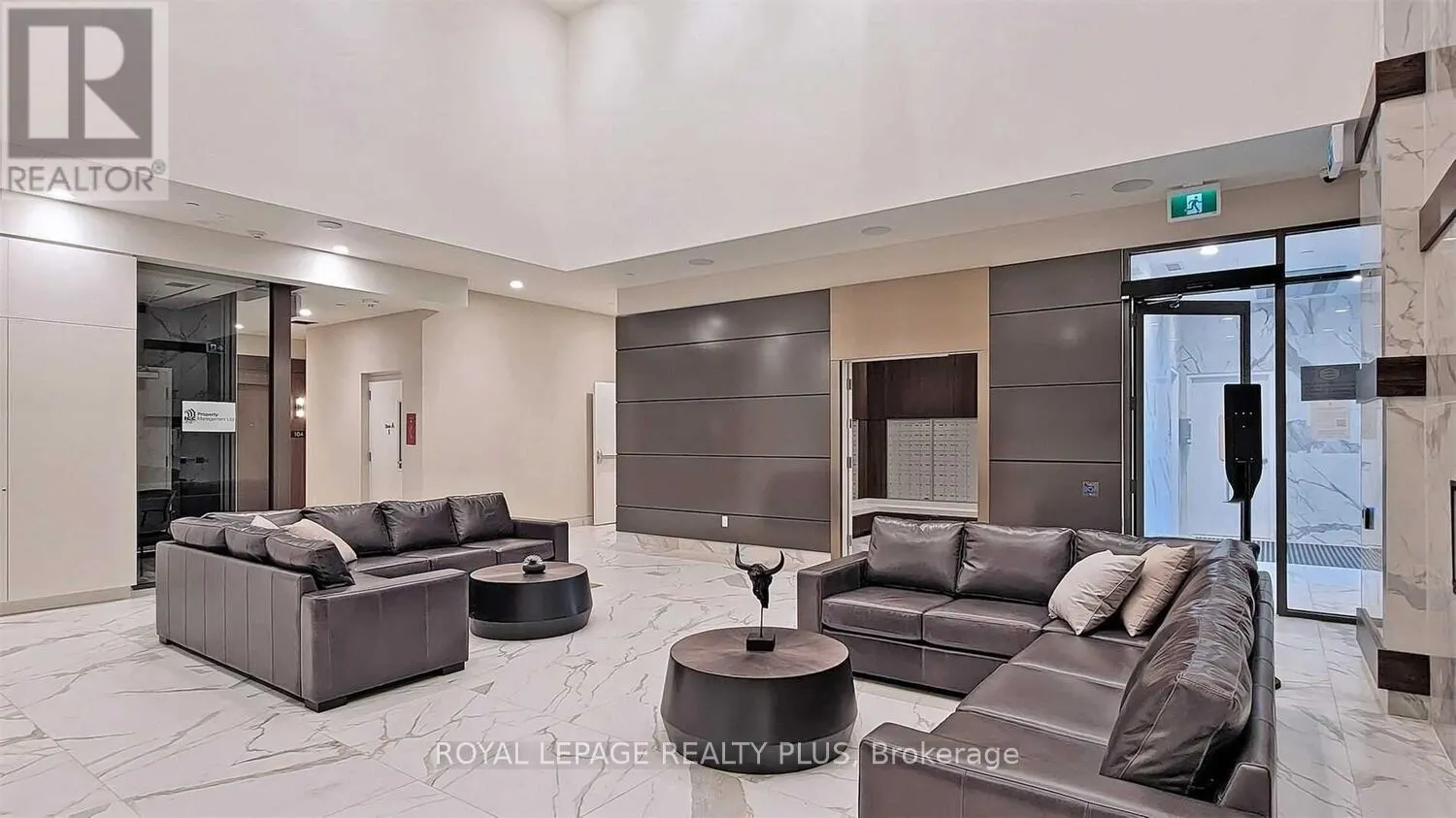 208 - 1050 MAIN STREET E