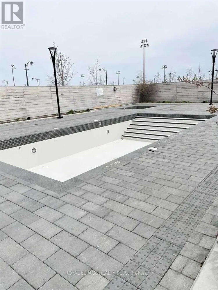 208 - 1050 MAIN STREET E