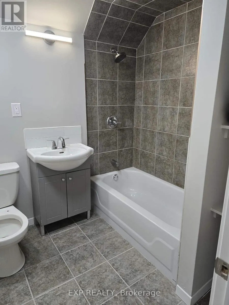 LOWER LEVEL - 87 WELLINGTON STREET E