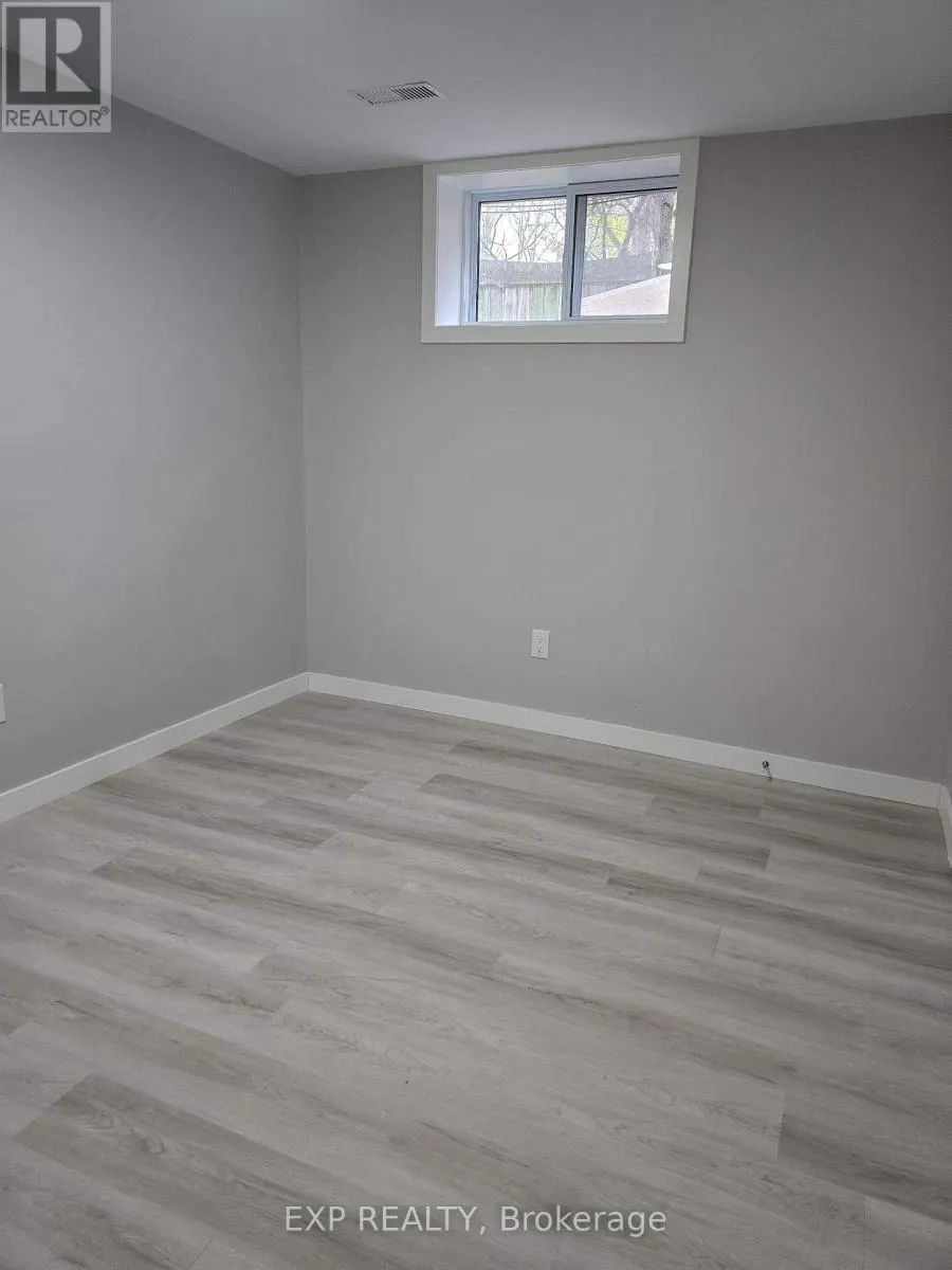 LOWER LEVEL - 87 WELLINGTON STREET E