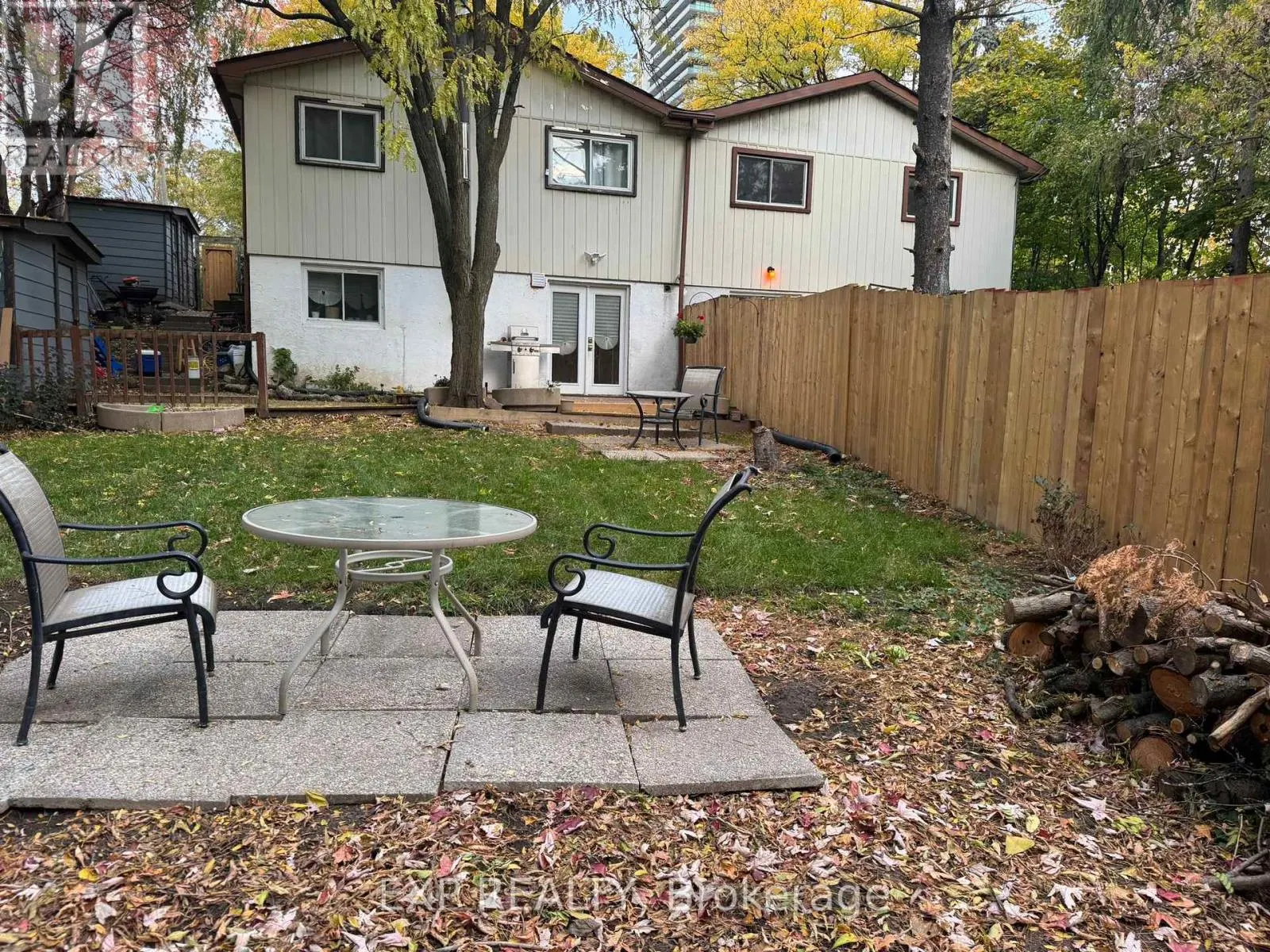 LOWER LEVEL - 87 WELLINGTON STREET E