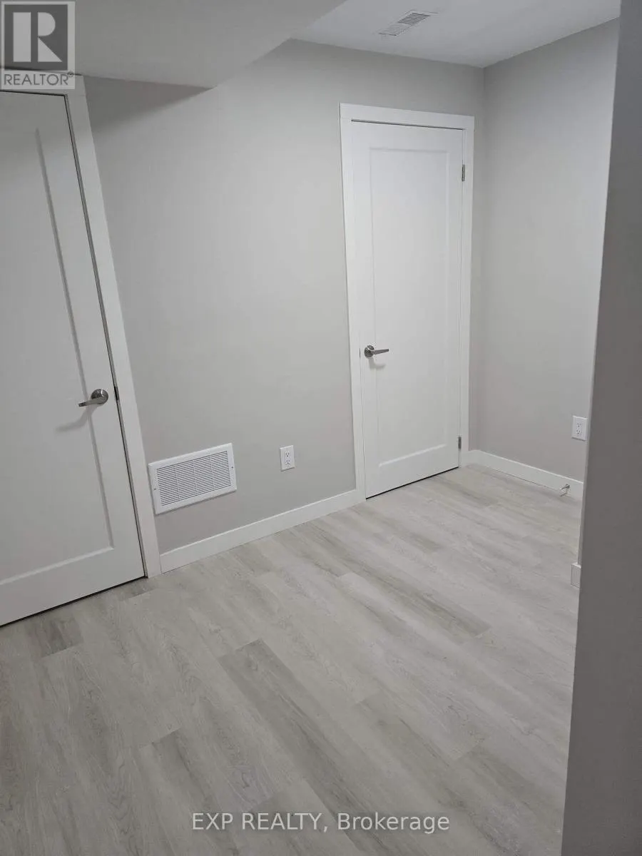 LOWER LEVEL - 87 WELLINGTON STREET E