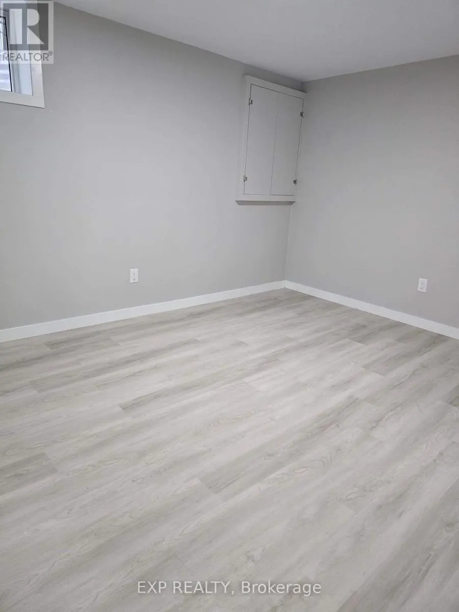 LOWER LEVEL - 87 WELLINGTON STREET E