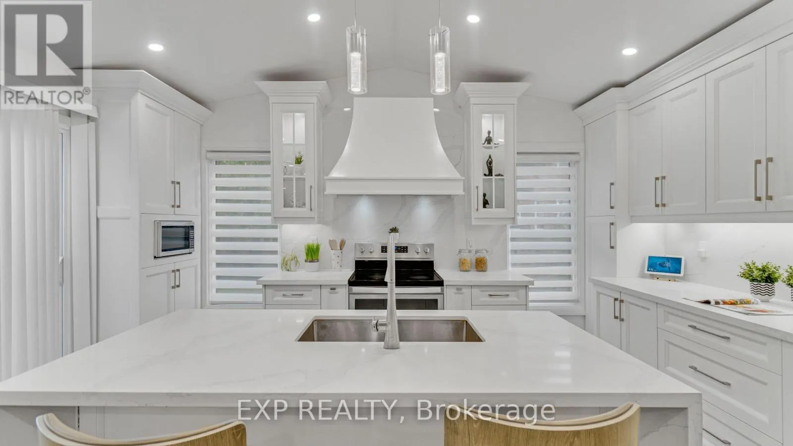 7159 SPYGLASS CRESCENT