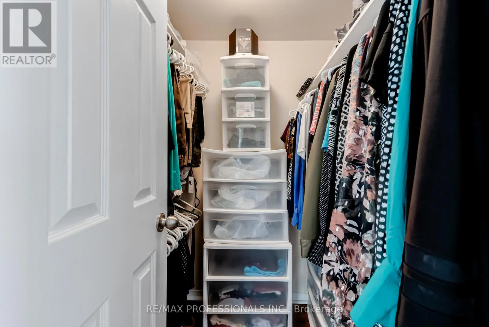 1703 - 700 CONSTELLATION DRIVE