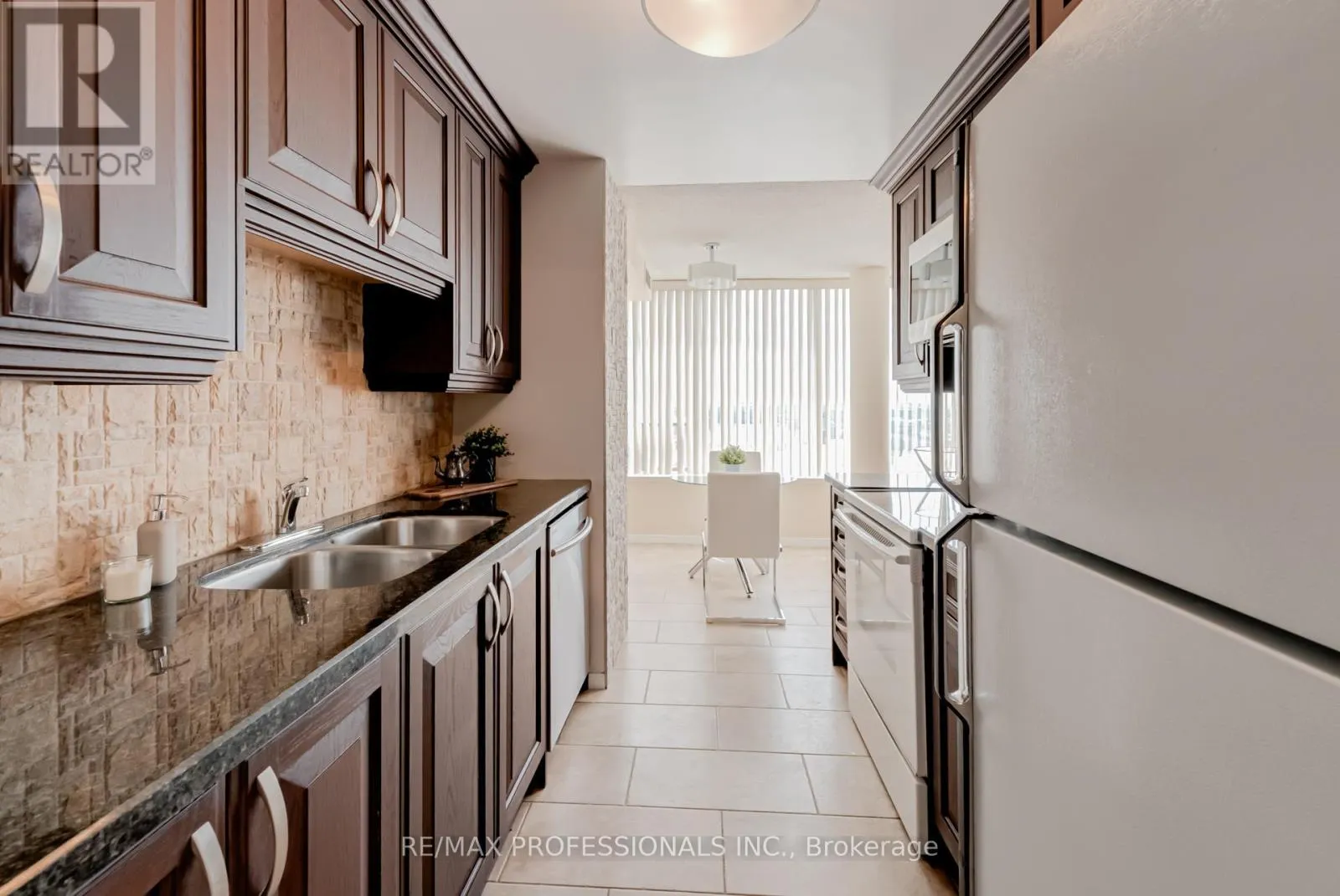 1703 - 700 CONSTELLATION DRIVE