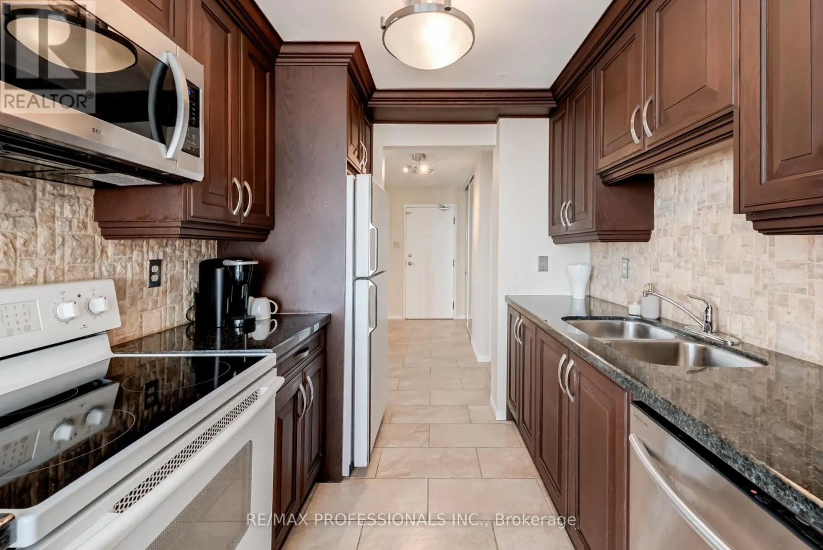 1703 - 700 CONSTELLATION DRIVE