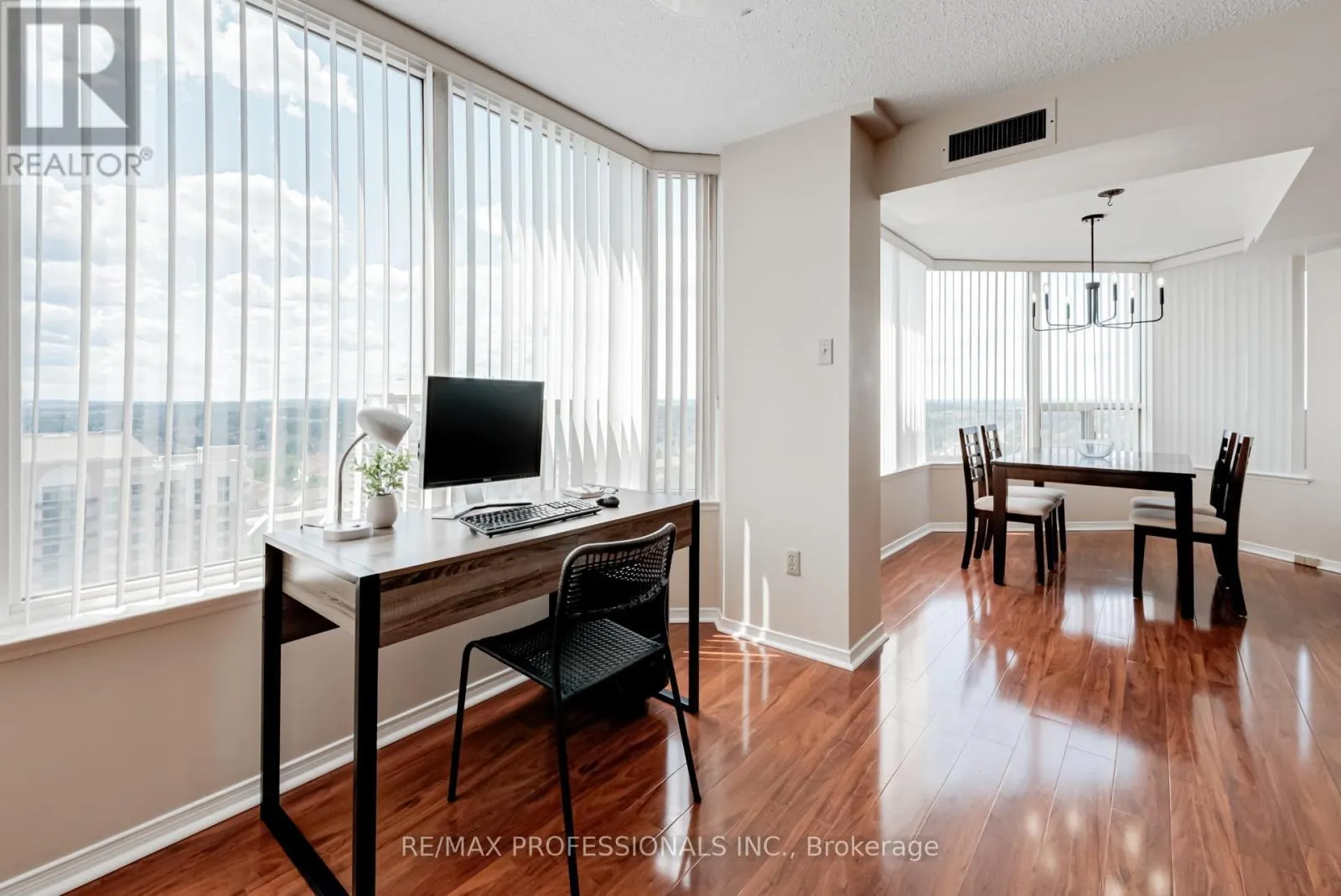 1703 - 700 CONSTELLATION DRIVE