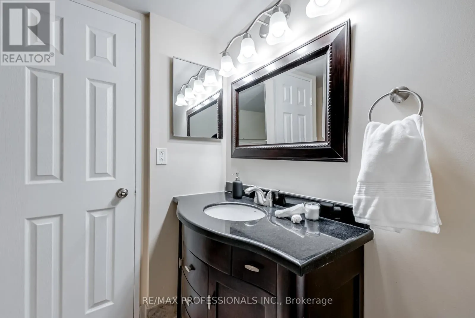 1703 - 700 CONSTELLATION DRIVE