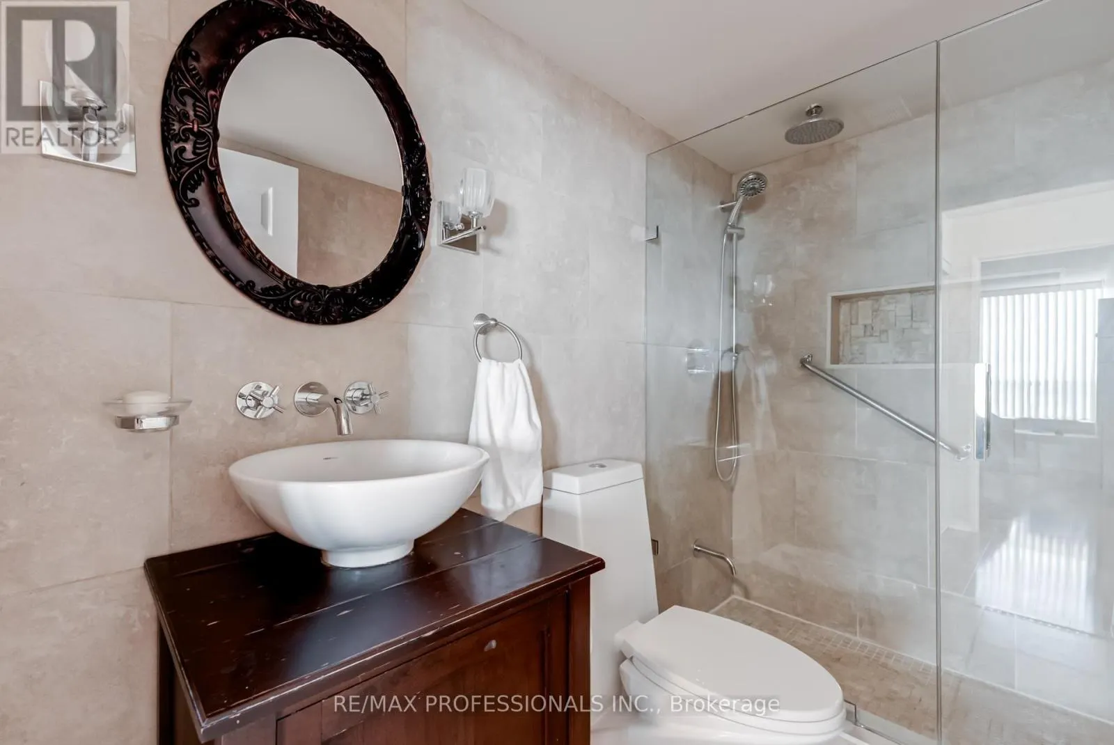 1703 - 700 CONSTELLATION DRIVE