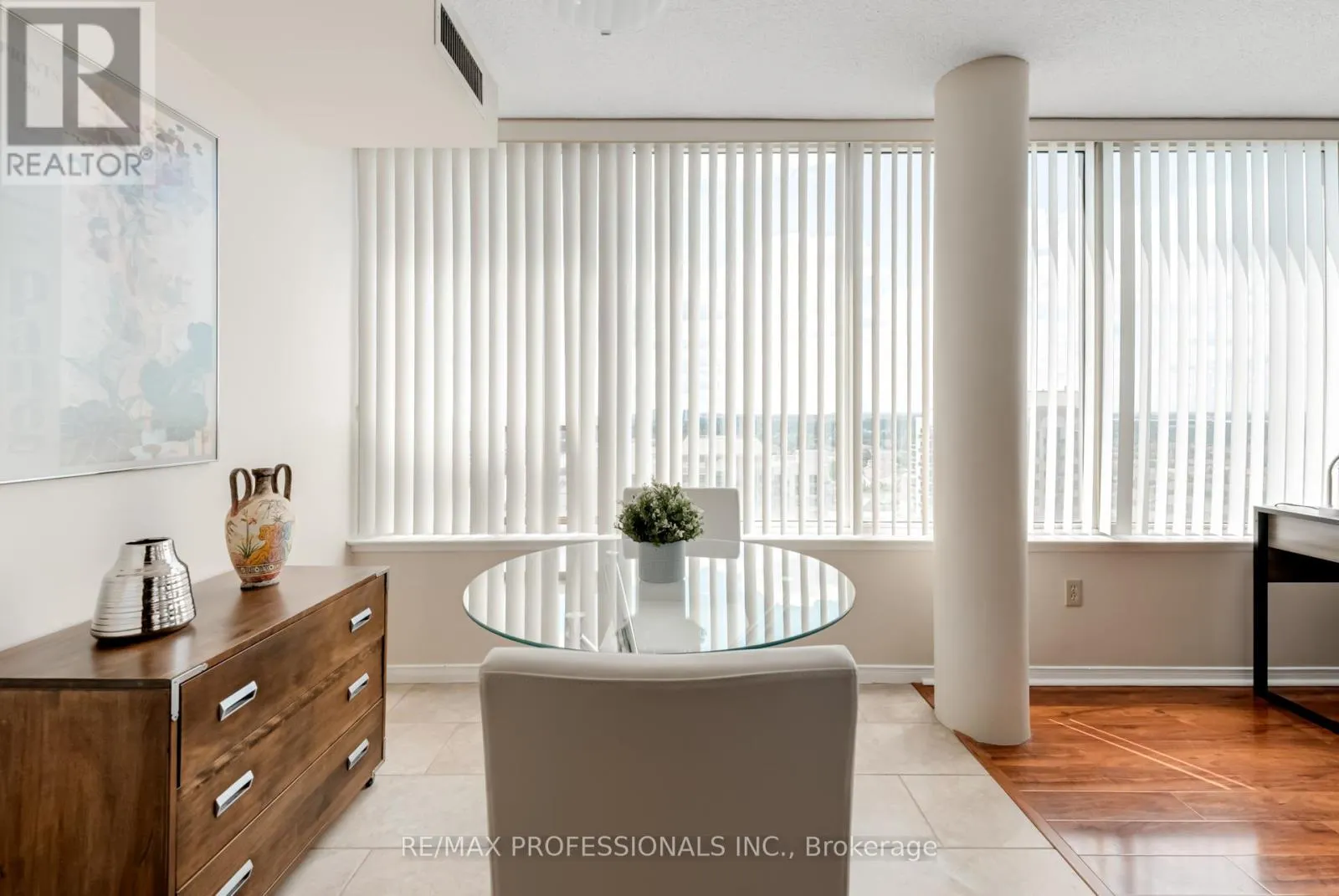 1703 - 700 CONSTELLATION DRIVE