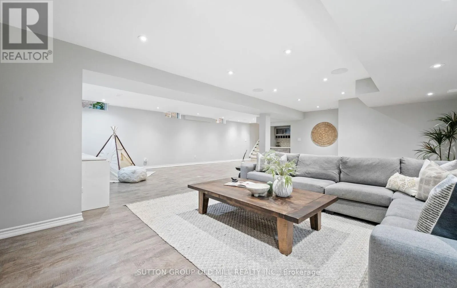 3304 STALYBRIDGE DRIVE