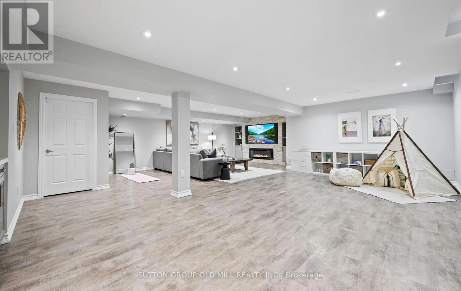 3304 STALYBRIDGE DRIVE