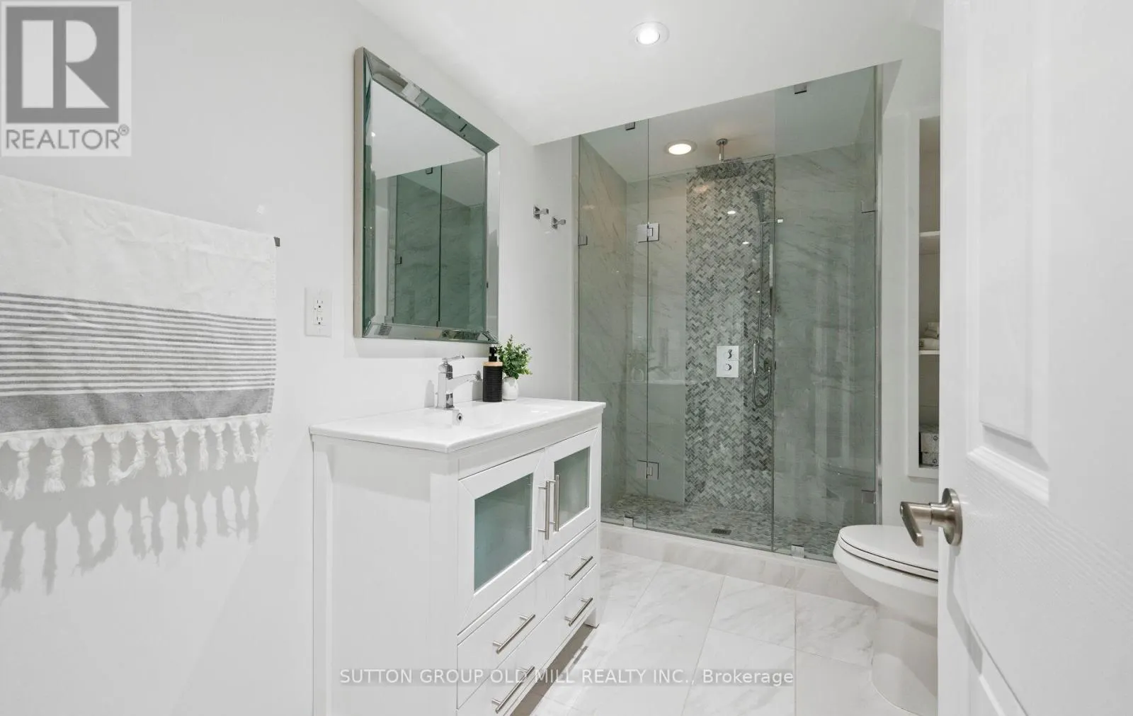 3304 STALYBRIDGE DRIVE