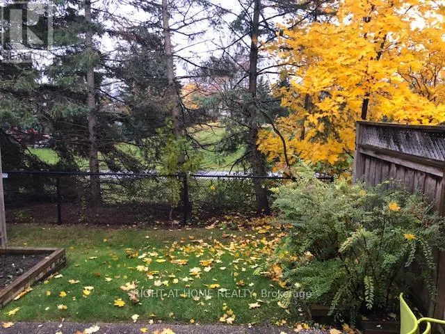 32 HEATHCLIFFE SQUARE