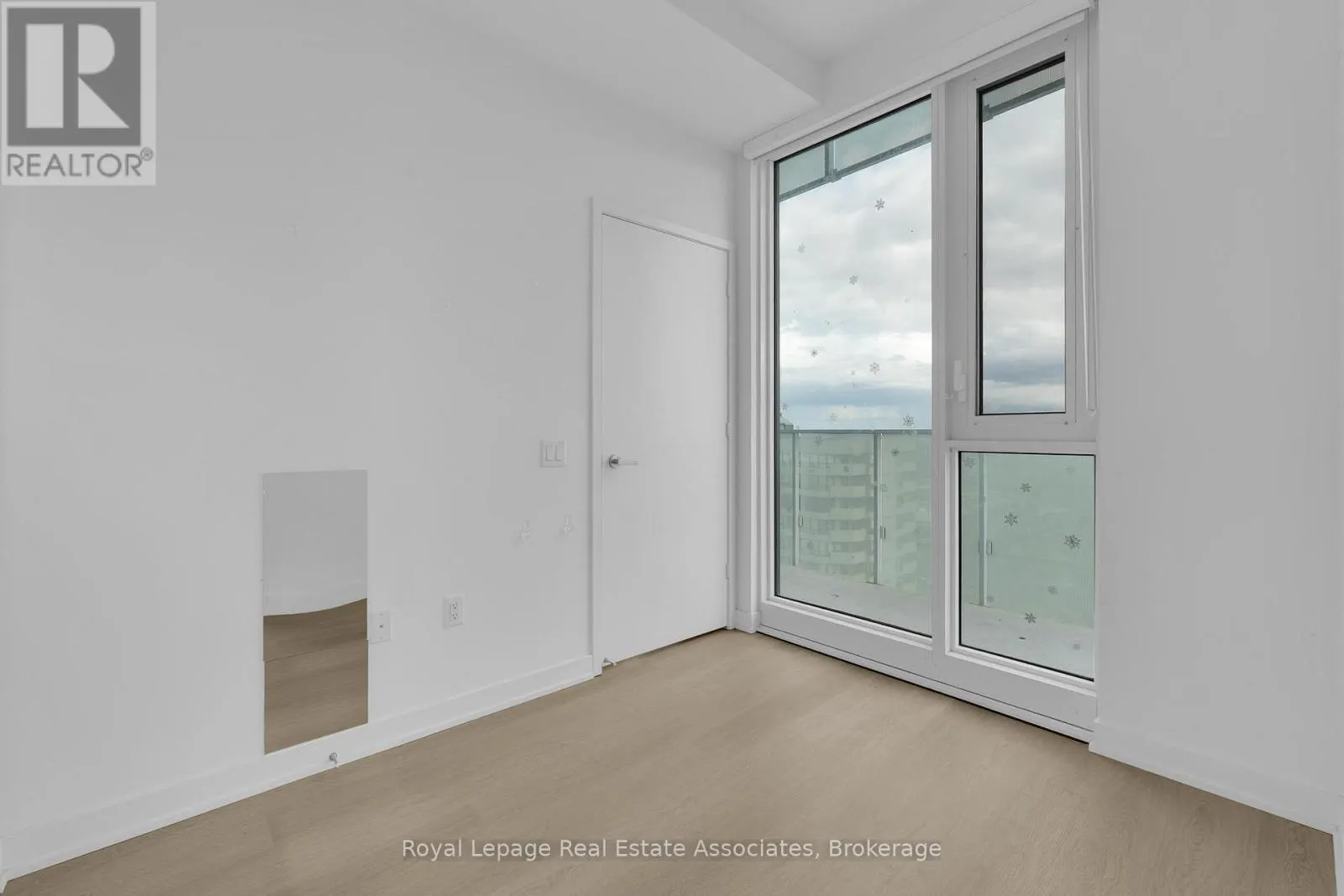 1909 - 3883 QUARTZ ROAD