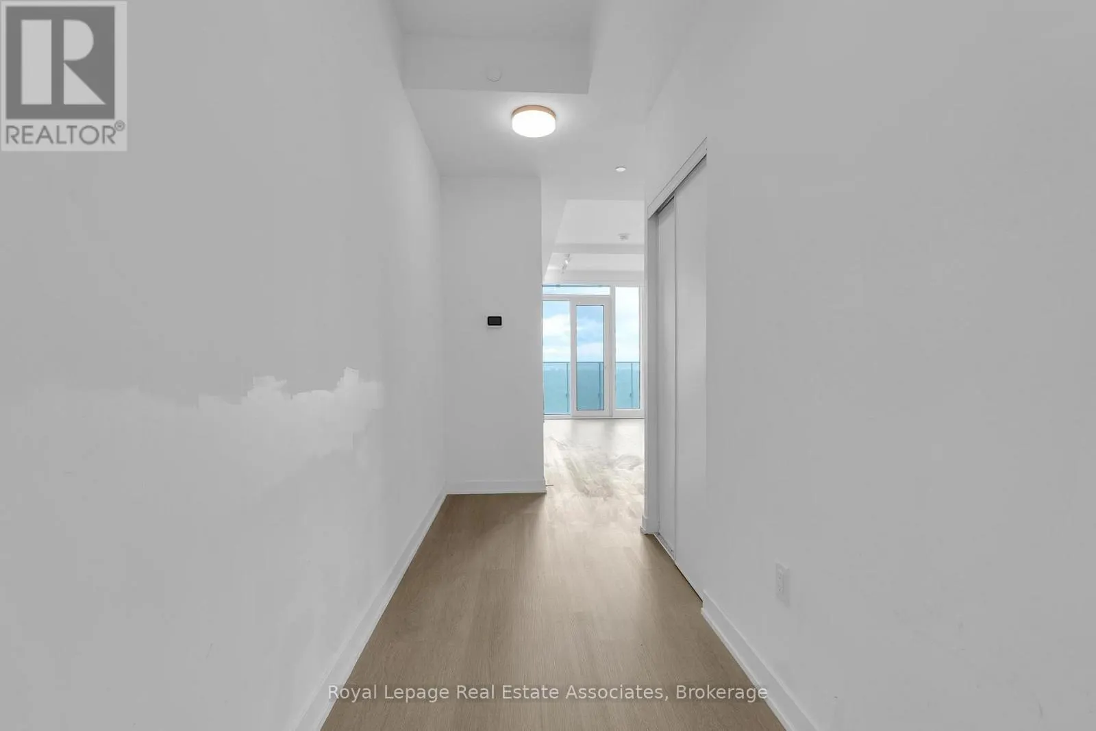 1909 - 3883 QUARTZ ROAD