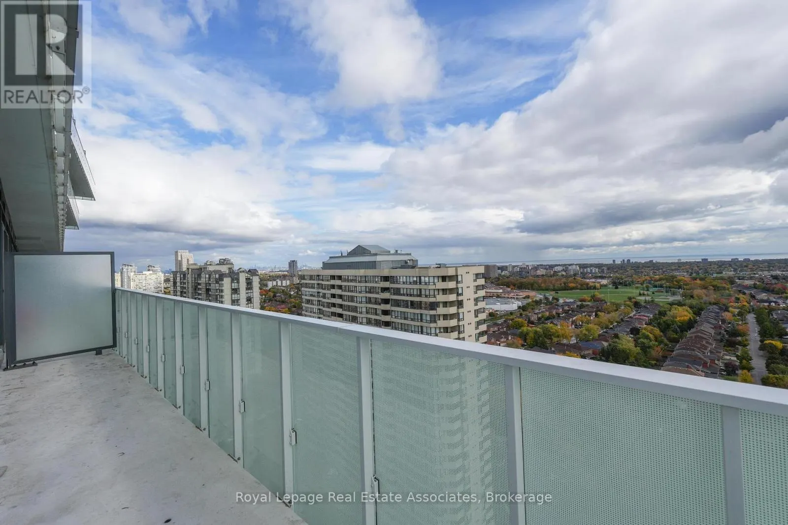 1909 - 3883 QUARTZ ROAD