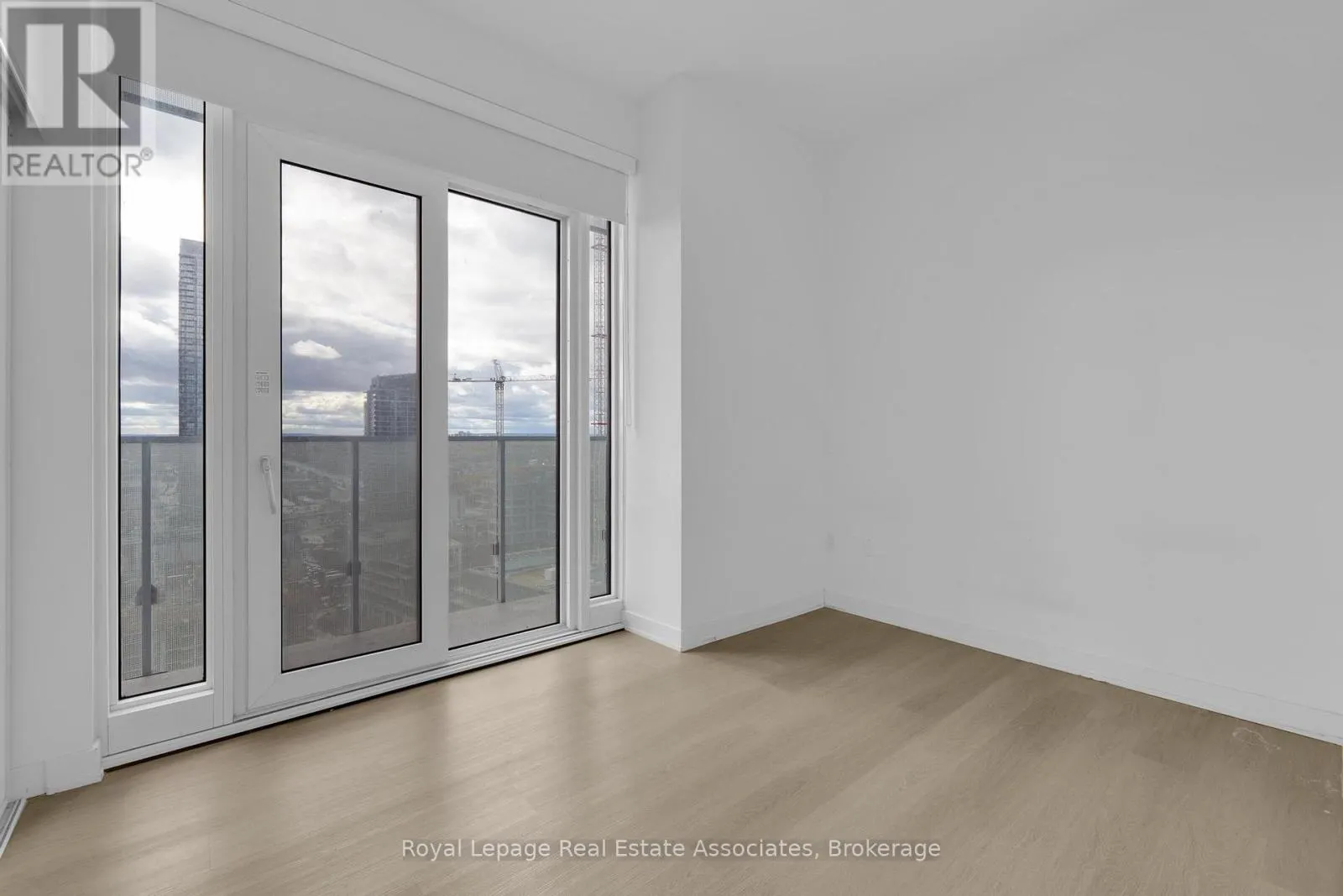 1909 - 3883 QUARTZ ROAD