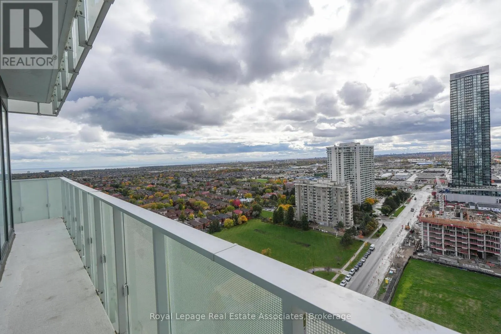 1909 - 3883 QUARTZ ROAD