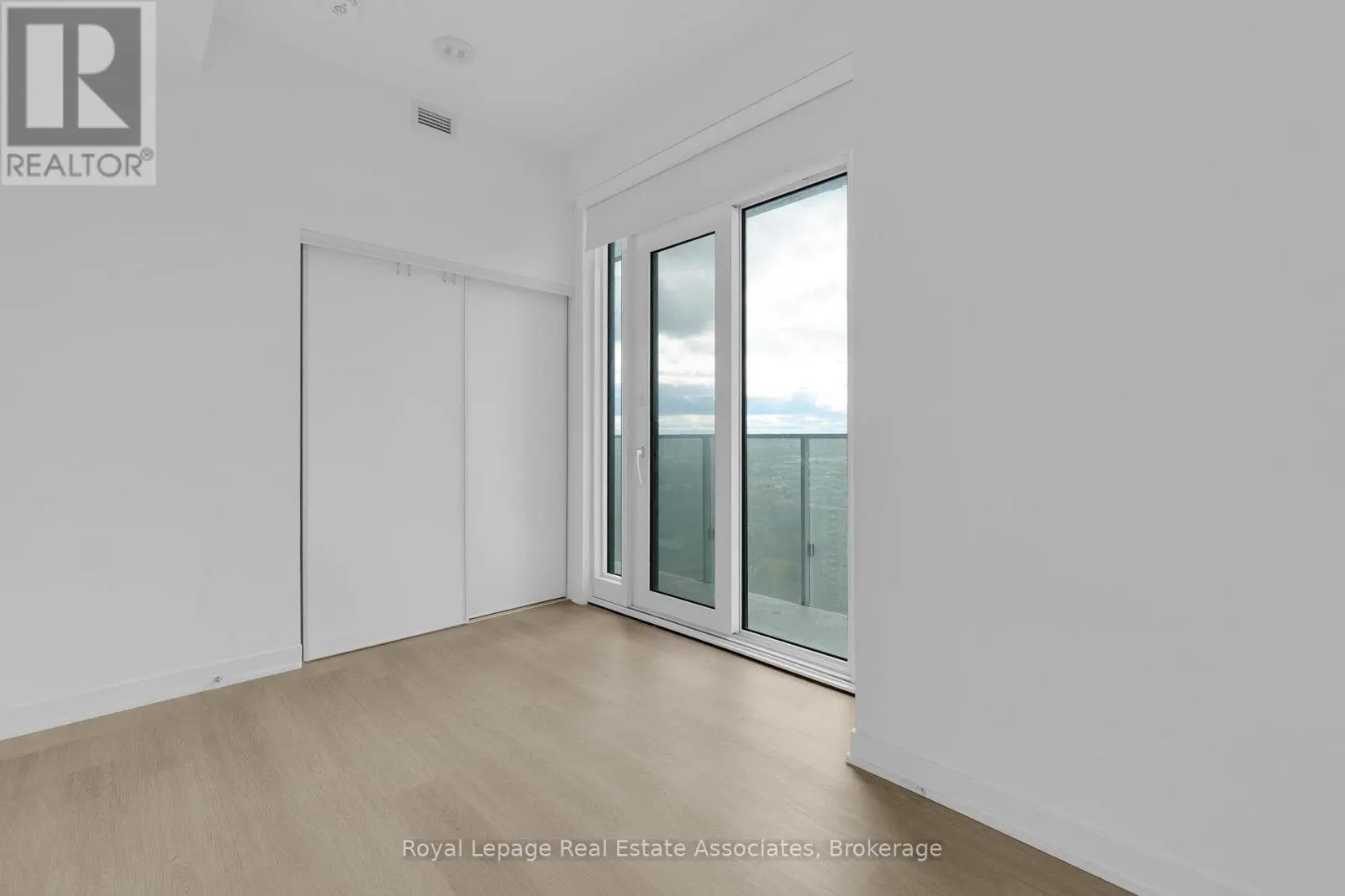 1909 - 3883 QUARTZ ROAD