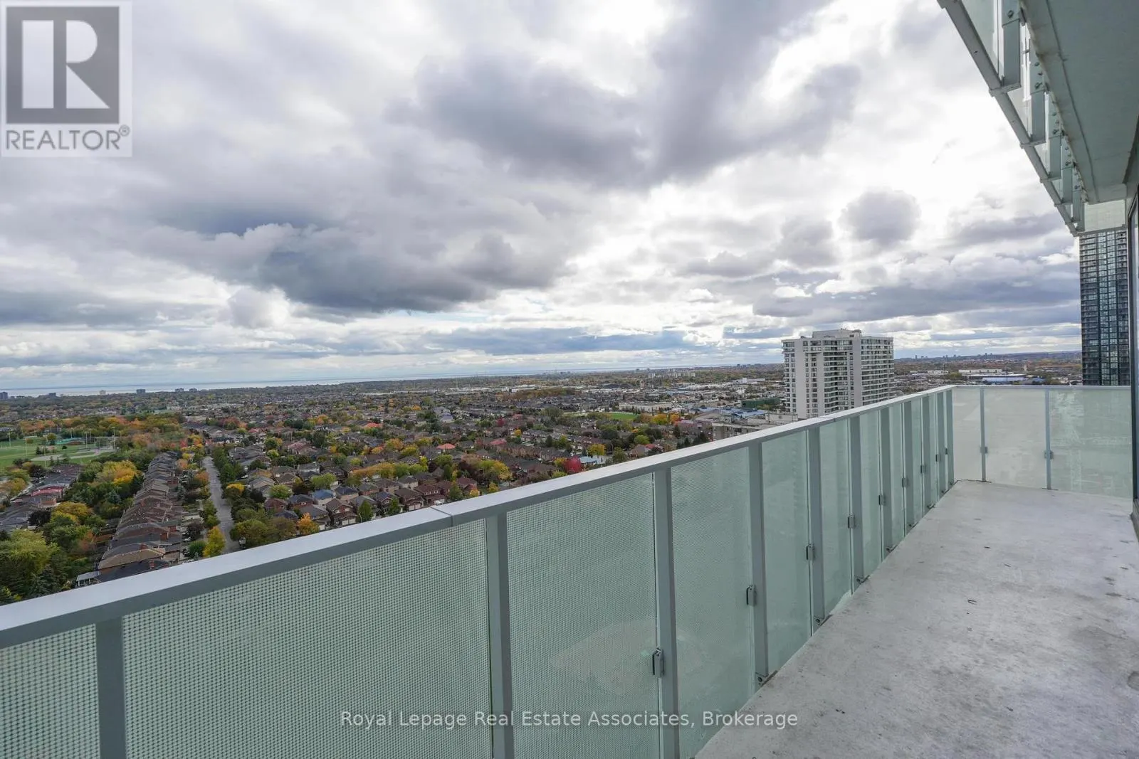 1909 - 3883 QUARTZ ROAD