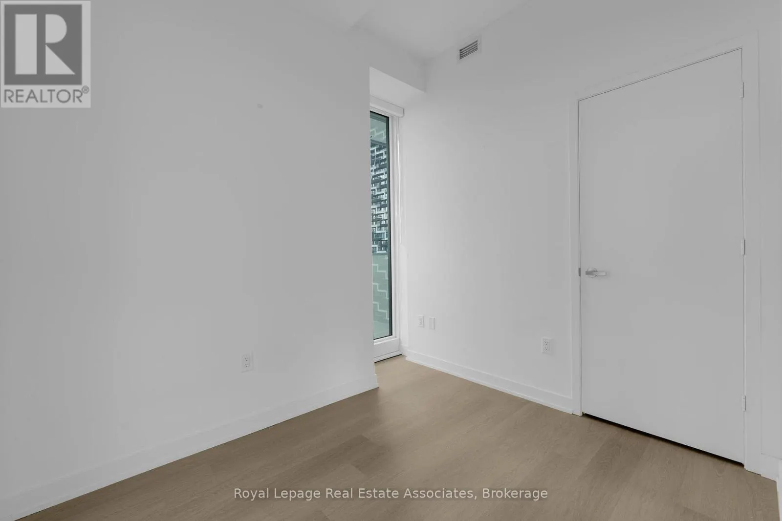 1909 - 3883 QUARTZ ROAD