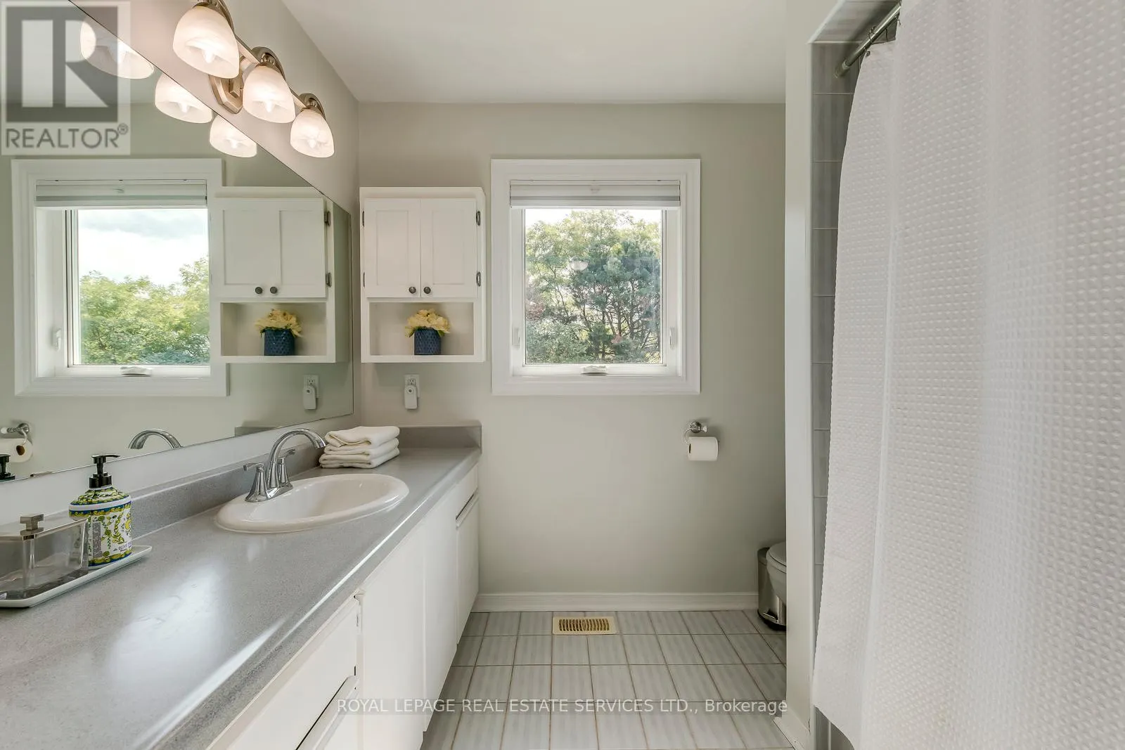 1366 FIELDCREST LANE