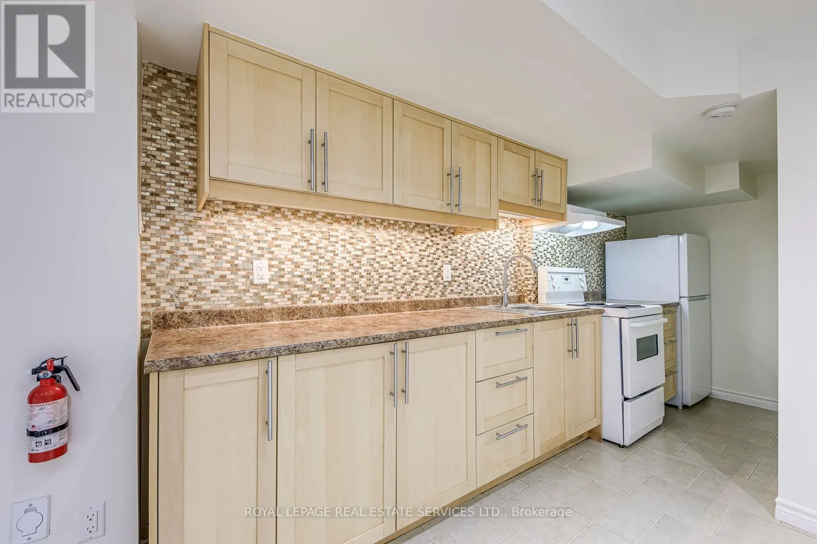 1366 FIELDCREST LANE